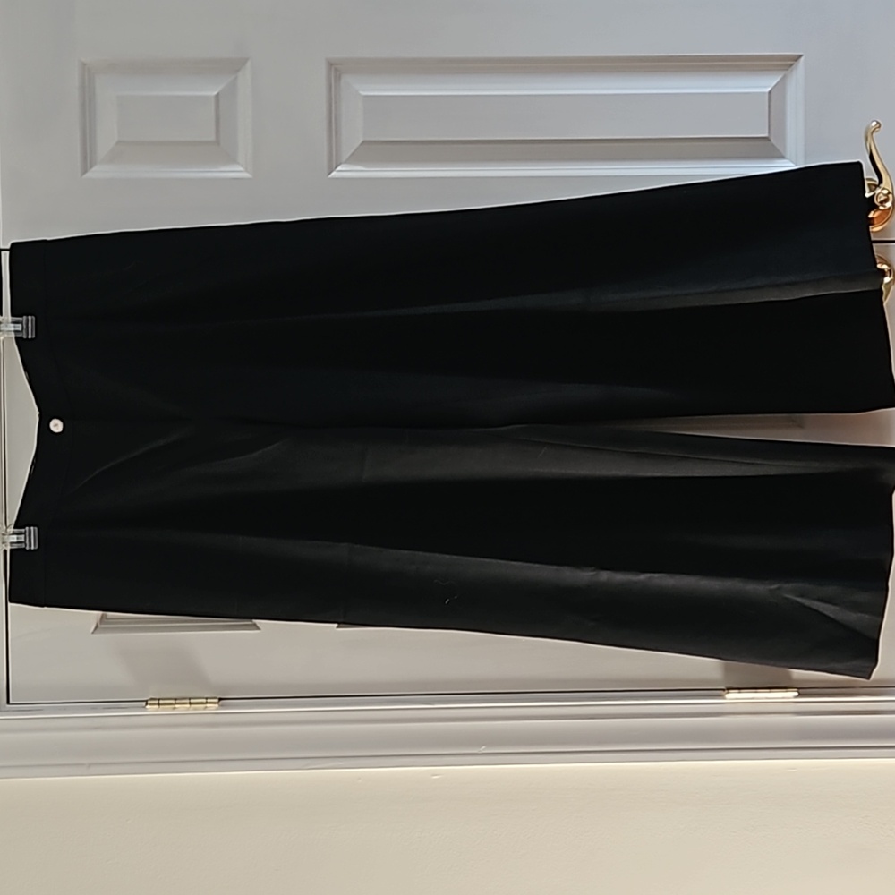 CHANEL 16W black wool wide leg pants, lining: silk. Never worn.